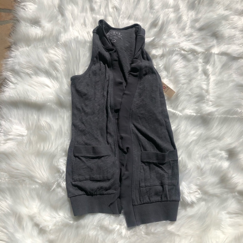 Decree Gray Sleeveless Sweater Vest with Pockets